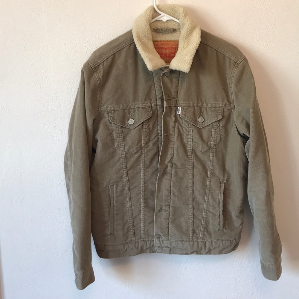Levi’s Sherpa Trucker Jacket in Khaki Corduroy
